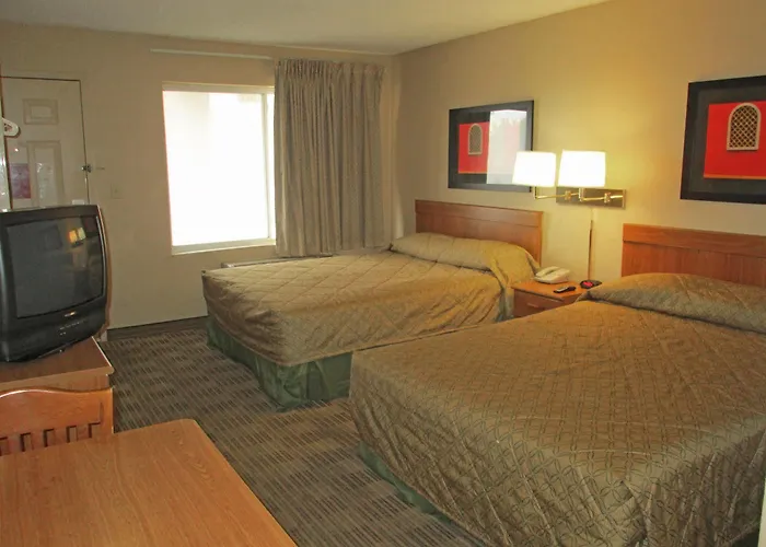 Hometowne Dallas - Worth Hotel 2*