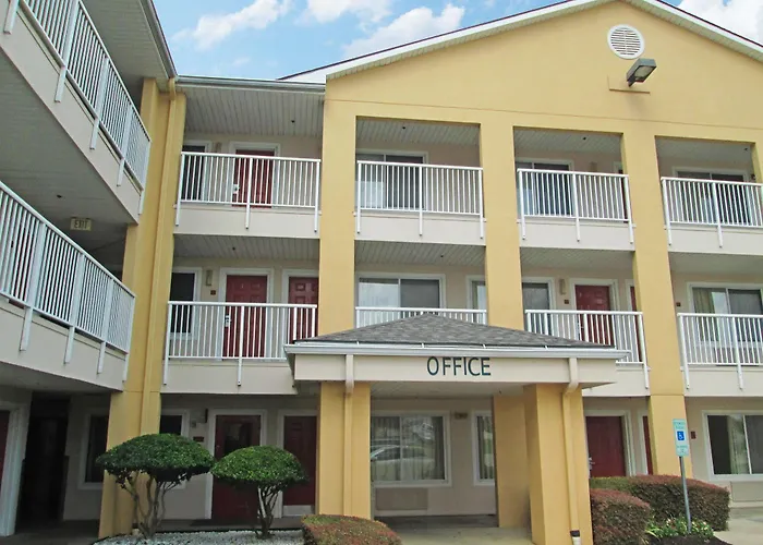 Hotel Hometowne Dallas - Worth 2*