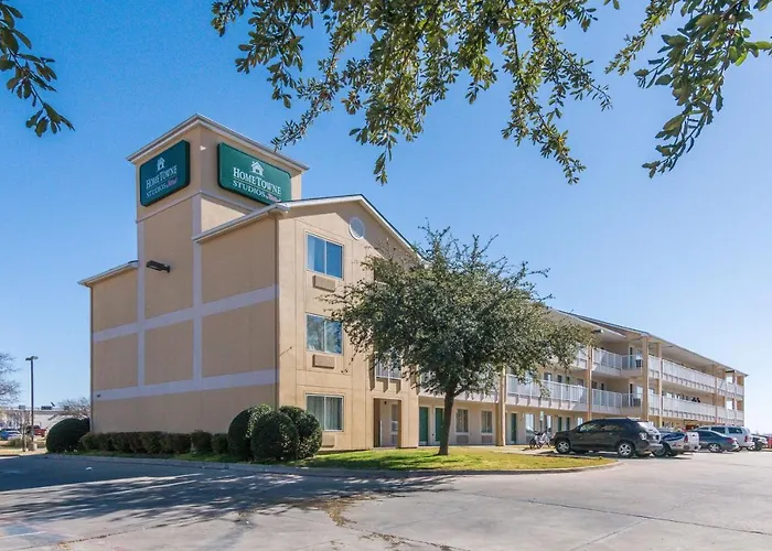Hometowne Dallas - Worth Hotel
