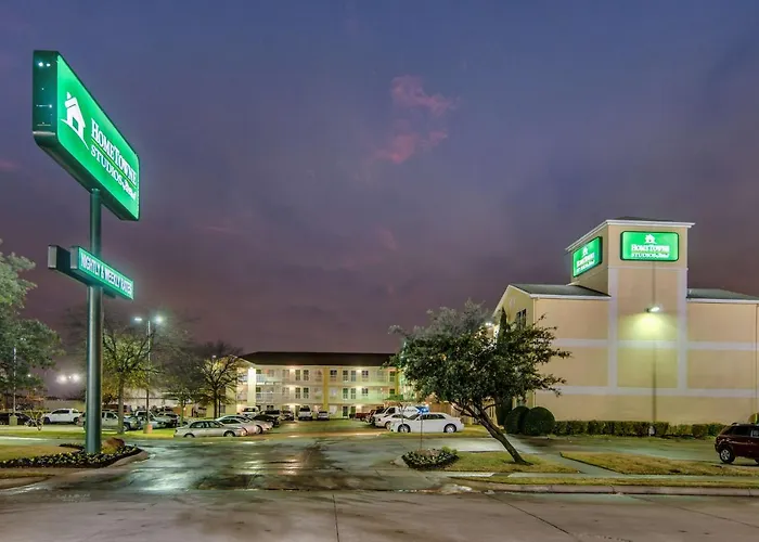 Hometowne Dallas - Worth Hotel