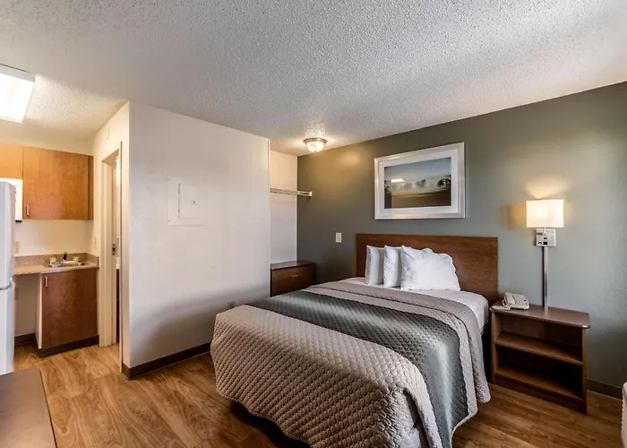 Hometowne Dallas - Worth 2* Fort Worth
